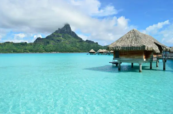 Overwater bungalow på Bora Bora med guldkant